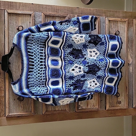 International ExtraTouch Sportswear Co, Crochet sweater.  One size Blue & white - Picture 2 of 7